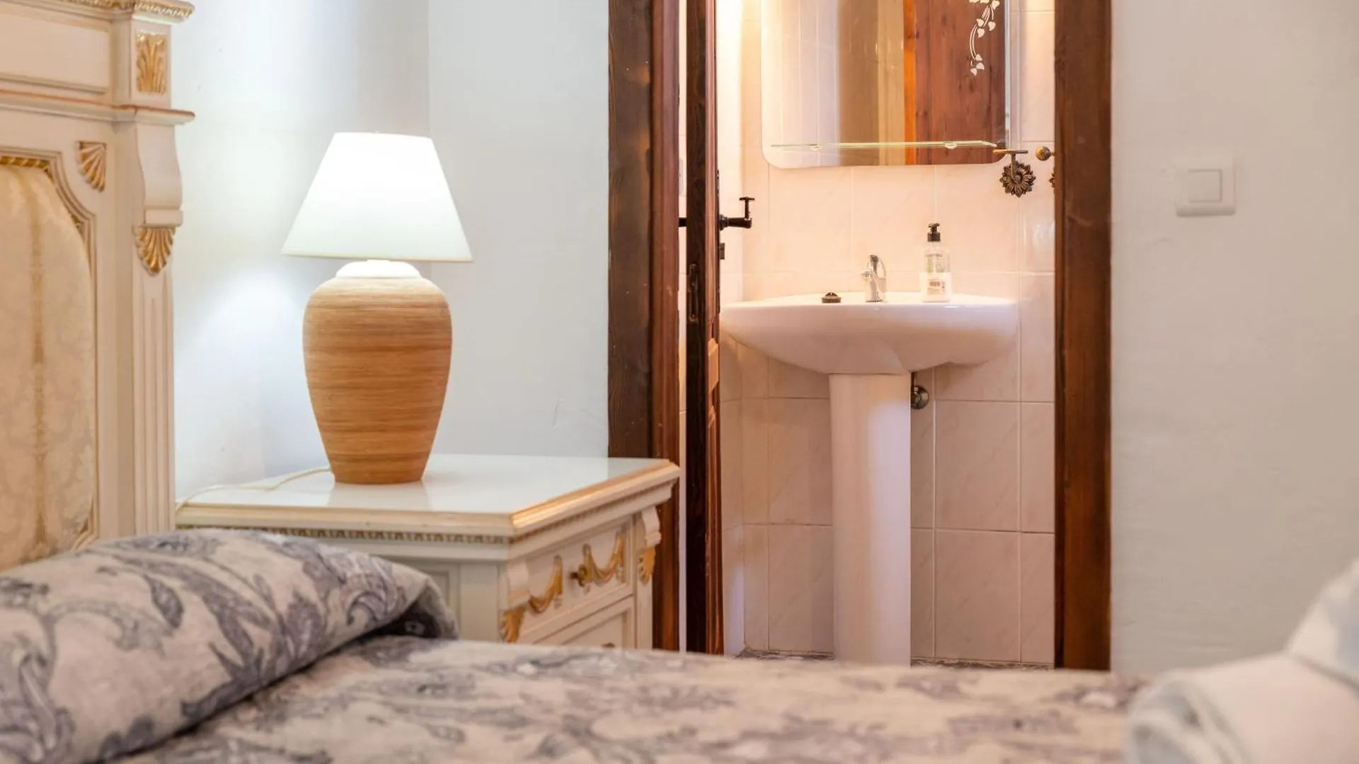El Abuelo Hotel Guaro Guest house